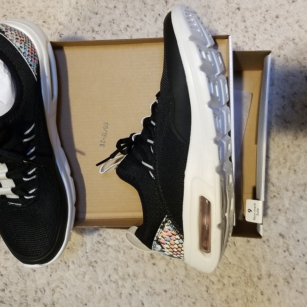 NEW Airwalk athletic shoes size 9 women's